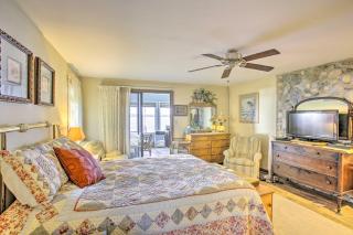 Lakefront Cedar Cottage with Enclosed Porch! - Cedar - 1