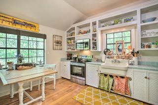 Enchanting Whitney Cabin with Beach and Creek! - Diamondhead - 2