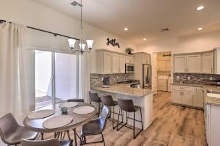 Bright Home with Yard, 4 Mi to Colorado River! - Fort Mohave - 4