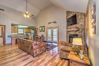 Quaint Lakeside Cabin with Pond and Fire Pit! - Lewisburg - 8