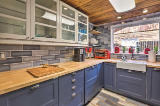 Lake Cabin with King Bed, Foodie Kitchen, and Views - Twin Lakes - 7