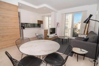 Cannes Center La Croisette Splendid 2 BR in premium residence gardens and balcony by Olam Properties - 4