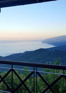 Villa Sklithro in the heart of the forest with magnificent view of the sea just 10 minutes from it - Agiokampos - 0