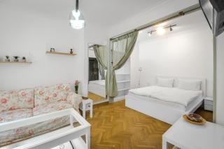 Floral Studio Retreat in Sofia City Center by Flat Mаnager - Sofia - 1