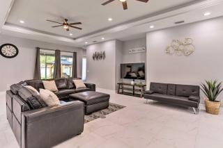 St Pete Escape with Patio and Yard 6 Mi to Beach - St. Petersburg - 7