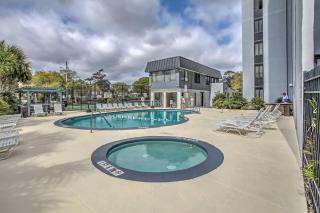 Walk to Family Kingdom Retreat with Pool - Myrtle Beach - 9