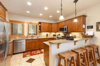 8201 Mill Creek - Private Hot Tub! condo - 4