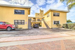 Walk to Beach Pet-Friendly Hollywood Oasis! - 0