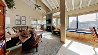 Summer Fun - SLOPESIDE 4BR 3BA with 3 Spas, Pool and Sauna - Perfect for Family and Friend Getaways All Year Round 1849 Condos 693 condo - Mammoth Lakes - 8