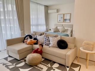 Seaview 2 BR Beach front Vacation HuaHin - 0
