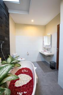 Villa Hitam Putih Legian Bali - 2