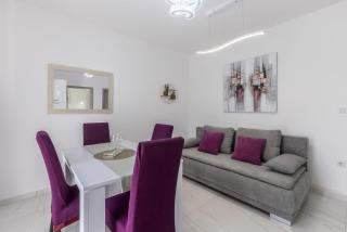 Royal Rose Gold Apartment - 6
