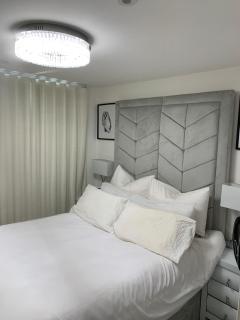 A BYK luxury modern home that sleeps 2 - 8 people - Horndon on the Hill - 3
