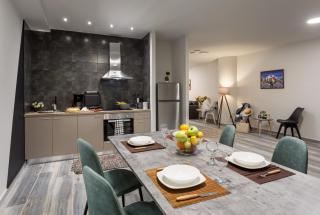 Supreme Luxury Suites by Athens Stay - 2