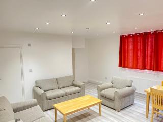Spacious Entire Two Bedrooms Flat, H 3 - Great Yarmouth - 2