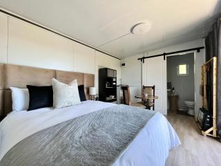 The Point of View Cabin - 3