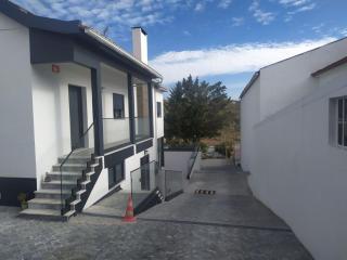 Hall 92 Quartos com WC em moradia com piscina A-das-Lebres Loures - Loures - 8