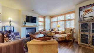 Solstice 11 Amazing Location on Golf Course, Heated Garage, Private Washer Dryer condo - Mammoth Lakes - 3