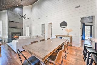 Private Hot Tub, Outdoor Fireplace Broken Bow Gem - 2