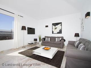 Villa Benedicte sea view, heated pool, bedroom A/C, WiFi, SKY, short walk to Puerto del Carmen - 0