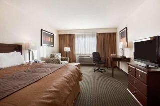 Travelodge Hotel by Wyndham Weyburn - Weyburn - 9