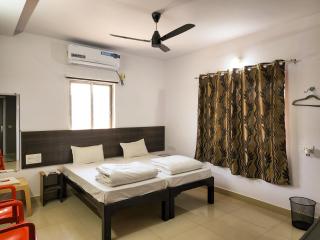 Shivani Inn Hotel & Banquet - 8