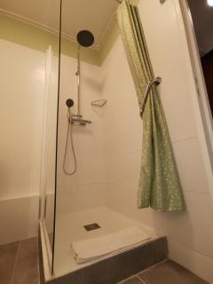 Studio calme et très lumineux, au pied de notre Dame de la Garde - 1