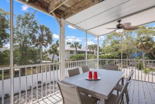 Dolphin Resort home - Holmes Beach - 4