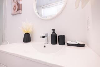 Luxury & Comfy Apartment, Mins Drive To All Niagara Falls Attraction - 7