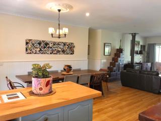 Belkampar Retreat - Authentic Farm Style Home - Perfect For Families and Large Groups! - Bonnie Doon - 7