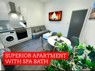 Albert Luxury Hottub & Jacuzzi Apartments - 8