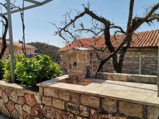 OLD HOUSE M - 5