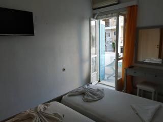Small Apartment For 3 Pers 70meters From The Beach - 1