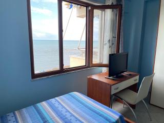Sea view apartment/beach/city center/WiFi - Durrës - 1