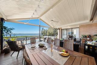 The Lake House - Luxury home with Pool - Berkeley Vale - 0