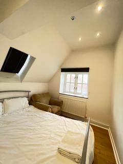 Spacious Two Double Bedrooms Flat, H 5 - 1