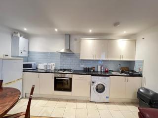 Spacious Two Double Bedrooms Flat, H 5 - 4