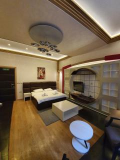 Privilege Suites by Central Park - Belgrad - 1