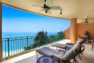 Beauty meets splendor in this beachfront condo - 0