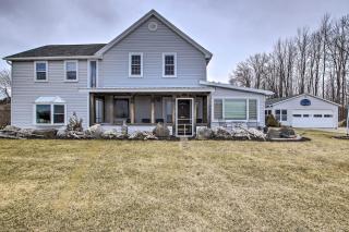 Spacious Sheboygan Home with Grill and Fire Pit! - Sheboygan - 0
