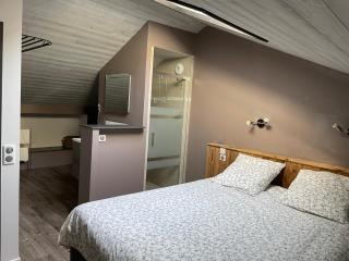 Duplex avec poêle à granulés et garage à motos - 1