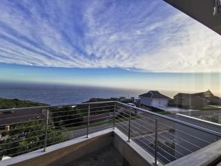 Nearby Herolds Bay Self-Catering Guest House - Heroldsbaai - 2