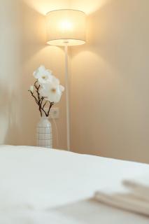 Sunny House - Bright 2 bedroom apartment w/ office - 8