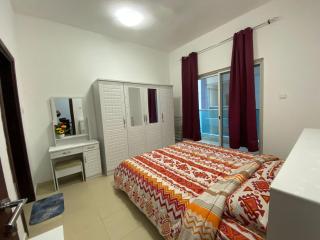 Lovely 1-bedroom Apartment with free Parking on premises - Ajman - 8