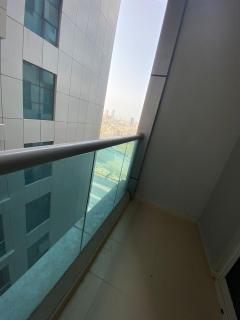 Lovely 1-bedroom Apartment with free Parking on premises - Ajman - 7
