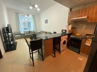 Lovely 1-bedroom Apartment with free Parking on premises - Ajman - 5