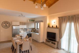 Rose Villa with Private Pool - Roúpai - 2