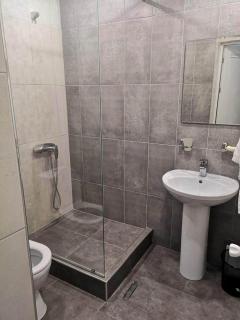 MODERN Fancy Apt in the City CENTER with 2 Bathrooms + 2 Bedrooms +Opera View - 6