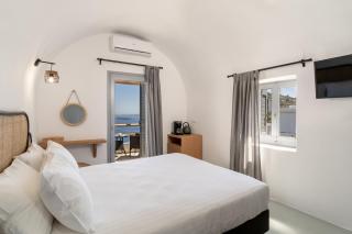 Evanthia Best View Thirassia Island Hotel - 4