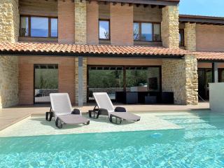 2 Apartamentos en villa con piscina privada en Asturias El Marquesau - Noriega - 0